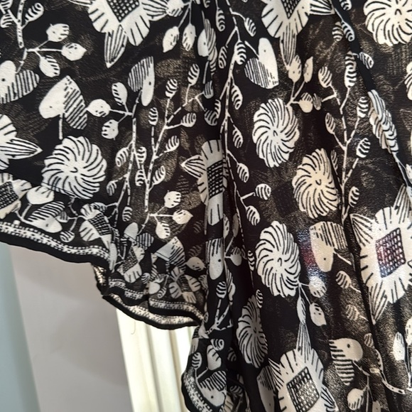 Max Studio Women's Plus Smocked Black White Floral Tiered Maxi Dress SZ 3X NWT - Picture 5 of 9